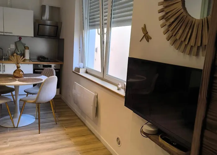 Leone Rénové à 500m De La Appartement