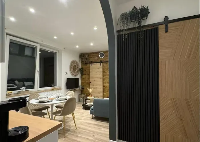 Leone Rénové à 500m De La *